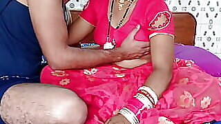 Бенгальские красотки занимаются жестким сексом, демонстрируя свою чувственность и молодую энергию.