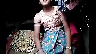 Tamil amateur pronkt met haar vaardigheden in een hete video